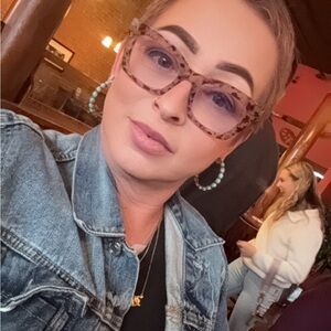 Meet your Posher, Dawn